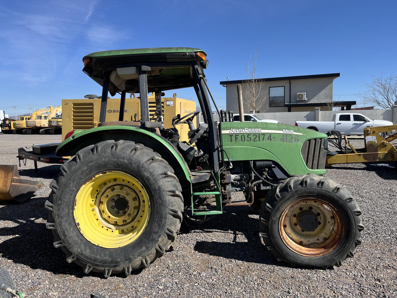 ./imagenes/INVOICE/2019/17964/JOHN DEERE 5525 (16).JPG